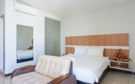 Tampilan Bedroom Hotel di Hotel Sakura Manado