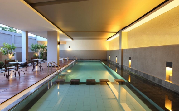 Swimming pool di Hotel Santika Bengkulu
