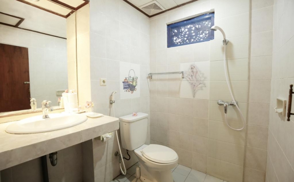 Bathroom di Hotel Segara Agung