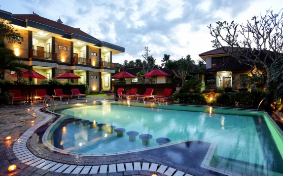 Swimming Pool di Hotel Segara Agung