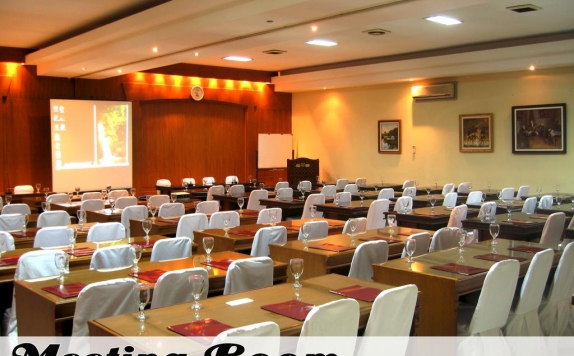 meeting room di Hotel Serrata Sumurboto Banyumanik