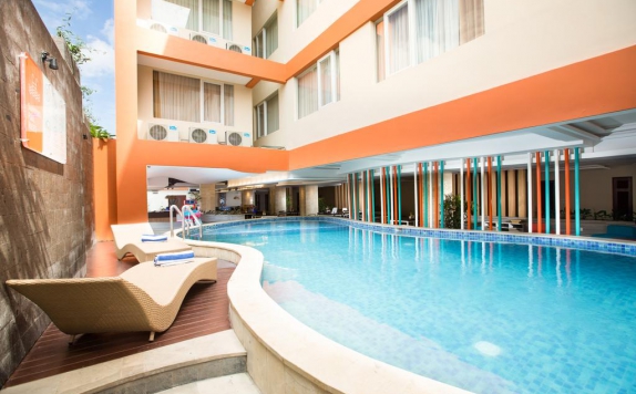 swimming pool di Hotel Siesta Legian