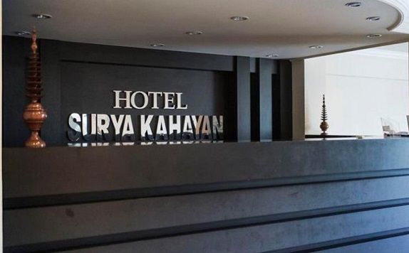 Receptionist di Hotel Surya Kahayan