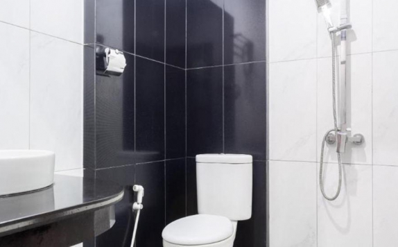 Tampilan Bathroom Hotel di Hotel Syariah Grand Jamee
