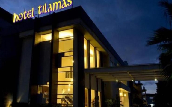 Tampilan Luar di Hotel Tilamas
