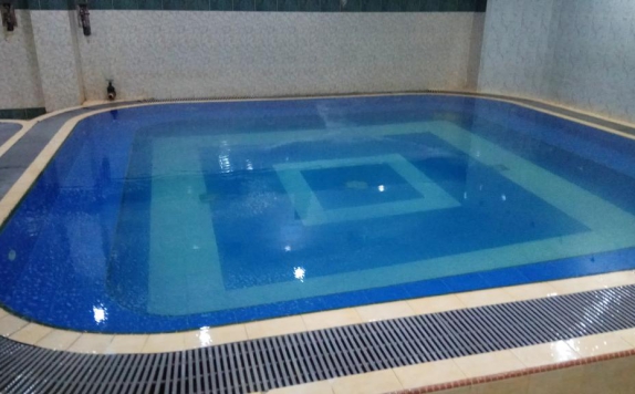 Swimming pool di Hotel Utama Batam