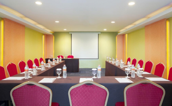 Meeting room di Ibis Budget Semarang