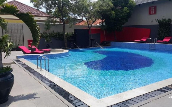 Swimming Pool di Ibis Kemayoran