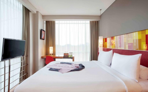 Family 1 queen size bed di Ibis Solo