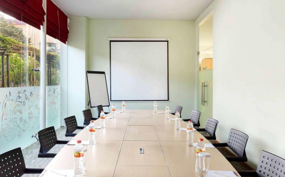 Meeting room di Ibis Styles Yogyakarta