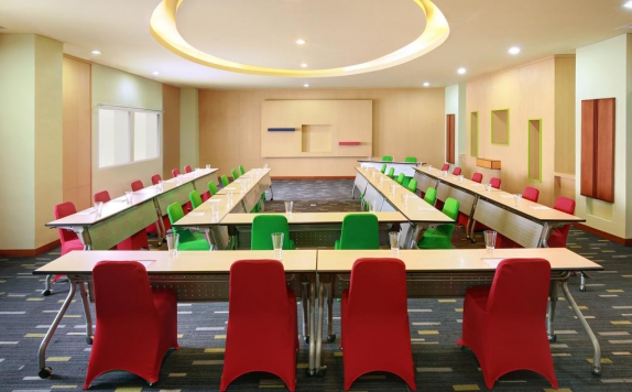 Meeting room di Ibis Styles Yogyakarta
