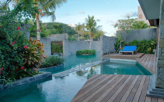 Swimming Pool di Inaya Putri Bali