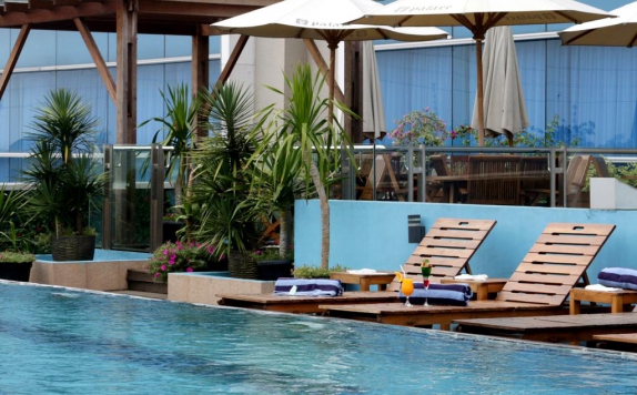 Swimming pool di Java Palace Hotel Cikarang