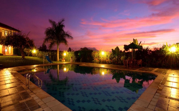 Swimming Pool di Jayakarta Cisarua Inn & Villa
