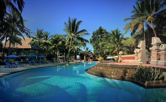 Swimming Pool di Jayakarta Lombok Beach Resort & Spa