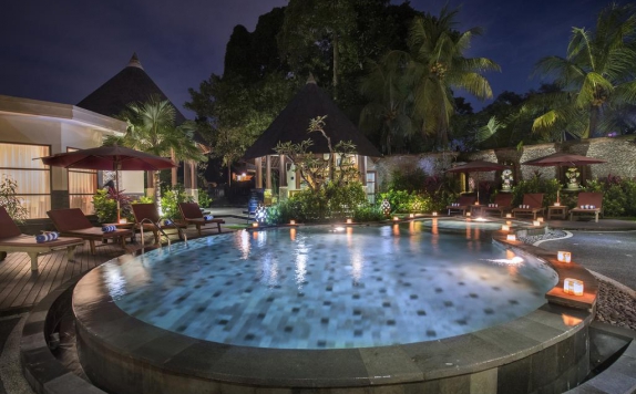 Outdoor Pool Hotel di Kadiga Villas Ubud