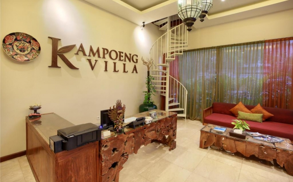 Receptionist di Kampoeng Villa