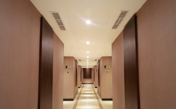 Koridor di Karlita Hotel