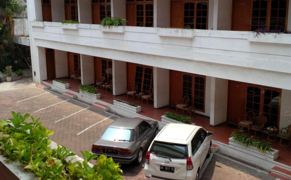 Parkir Area di Kartika Abadi Hotel and Restaurant