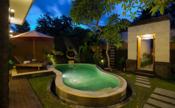 Swimming Pool di Kayu Suar Bali Villas