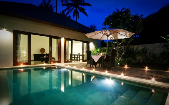 Swimming Pool di Kebun Villas & Resort
