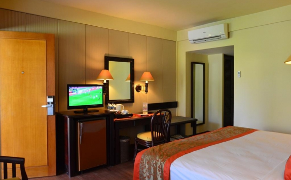 Tampilan Bedroom Hotel di Kila Senggigi Beach Hotel