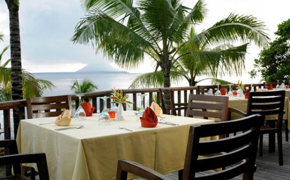 Restaurant di Kima Bajo Resort