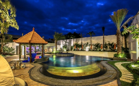 Swimming Pool di KJ Hotel Yogyakarta