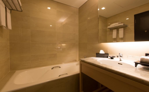 Bathroom di Kristal Hotel