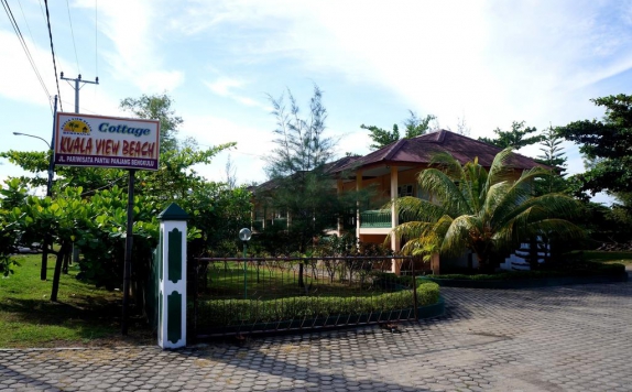 Tampilan Eksterior Hotel di Kuala View Beach Hotel