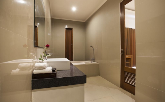 Bathroom di Kubu Manggala Villas Seminyak
