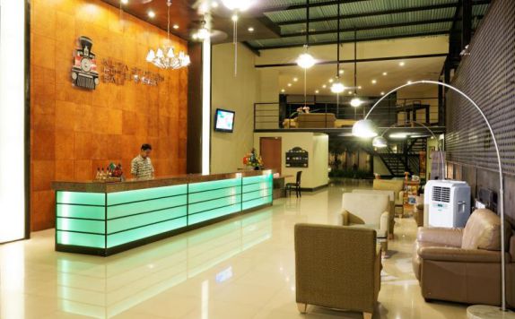 lobby di Kuta Station Hotel & Spa
