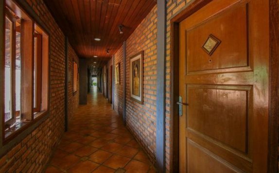 Koridor di Kyriad Desa Gumati