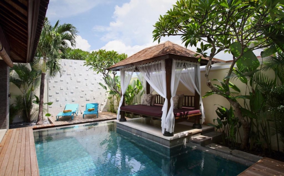 Outdoor Pool Hotel di Lalasa Villa