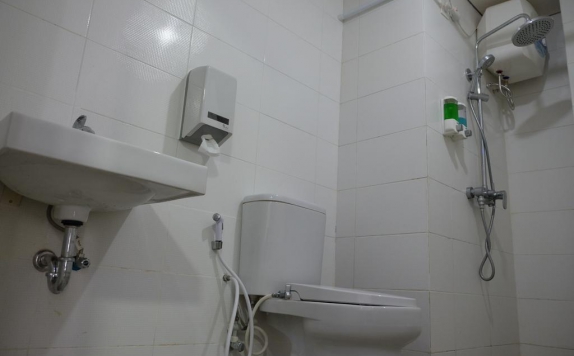 Bathroom di Landlord Hotel Simpang Lima