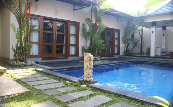 Swimming Pool di La Villais Kamojang Seminyak Bali