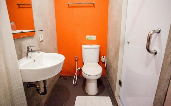 Bathroom di Le Green Suite Supomo
