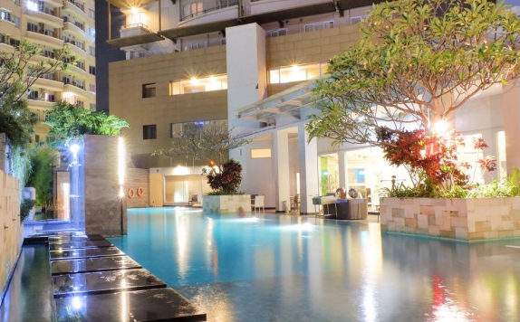 Swimming Pool di éL Royale Hotel Jakarta