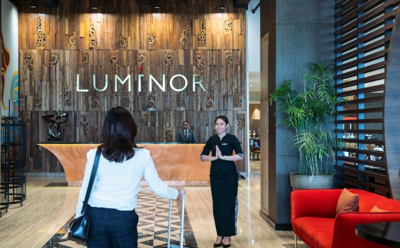Receptionist di Luminor Hotel Jakarta Kota