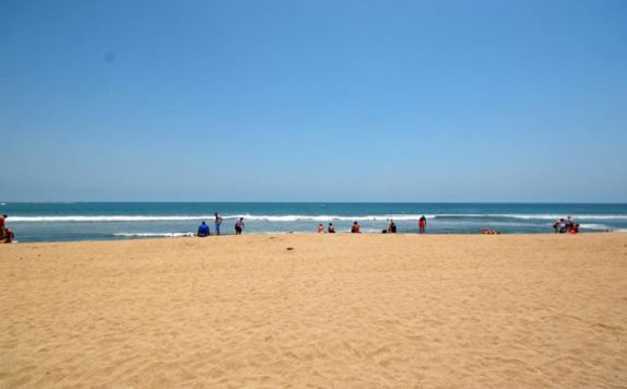 beach di Maharani Beach