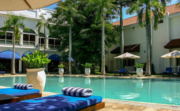 Swimming Pool di Majapahit Surabaya Hotel