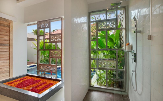 Bathroom Hotel di Manca Villa – Manage by Ini Vie Hospitality