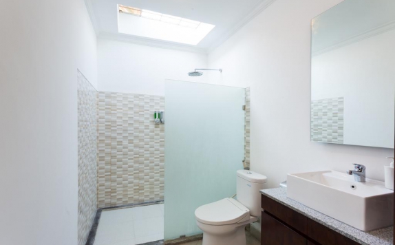 Tampilan Bathroom Hotel di Mano Villa Seminyak