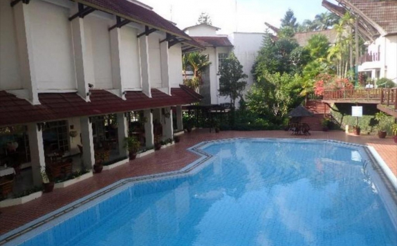 Swimming pool di Marante Hotel Toraja