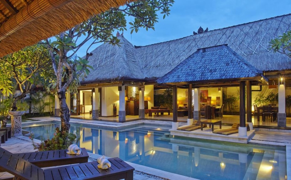 swiming pool di Maya Sayang Villas & Restaurant Seminyak
