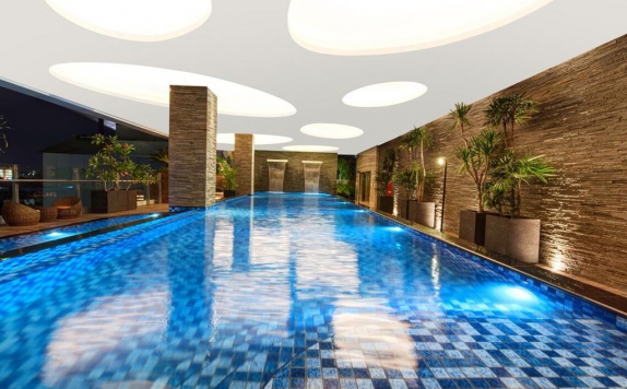 Swimming Pool di Melia Hotel Makassar