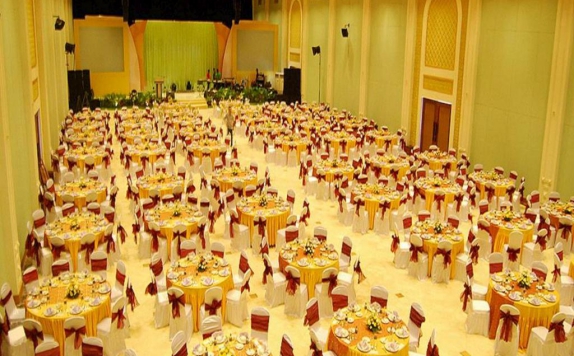 ballroom di Mesra Resort Hotel