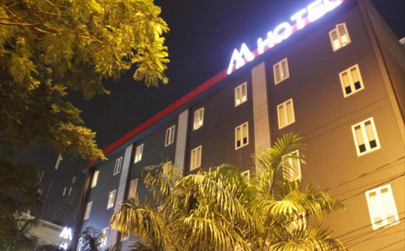 Front View di M Hotel Jakarta