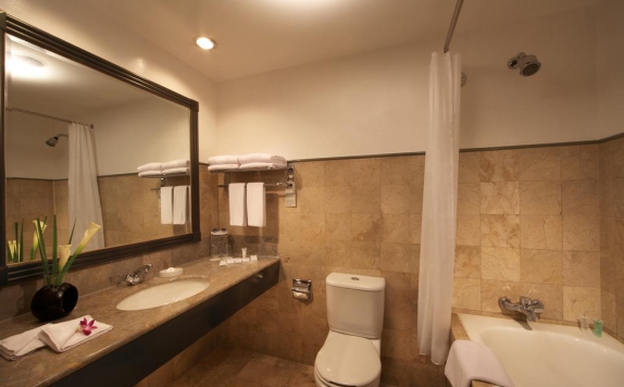 Bathroom di Millennium Hotel Sirih Jakarta
