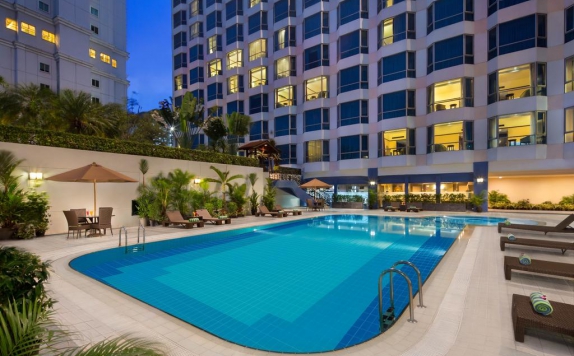 Swimming Pool di Millennium Hotel Sirih Jakarta